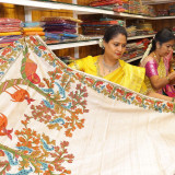 Custom image caption