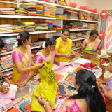 Custom image caption